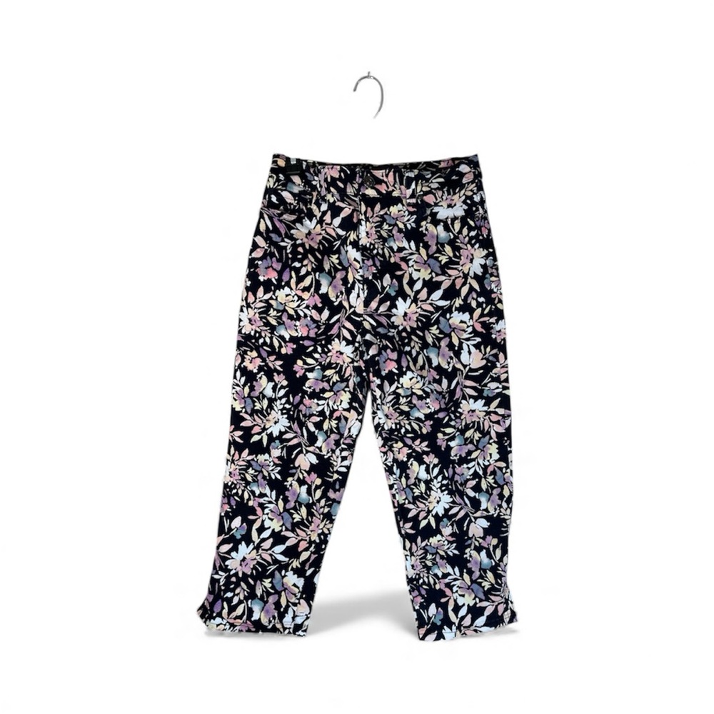 Gloria Vanderbilt Amanda Floral Cropped Capri Pants - Picture 2 of 7